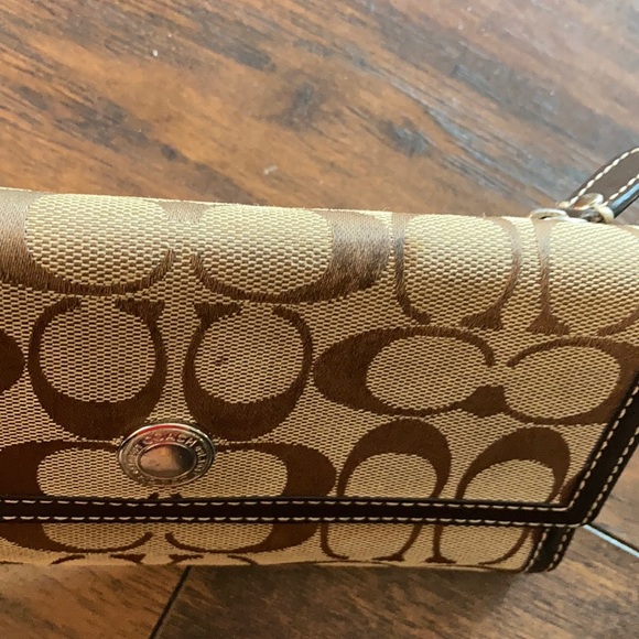 Coach Tan Logo Wallet - Picture 2 of 9
